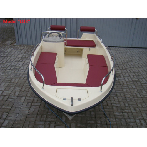 Лодка «VIPR 420 LUX»
