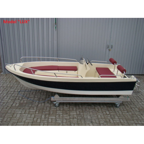 Лодка «VIPR 420 LUX»